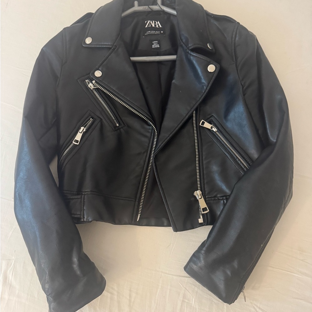 Zara Women's Sleek Black Leather Biker Jacket